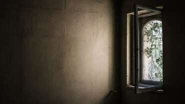 6 Ways To Upcycle Your Old Windows